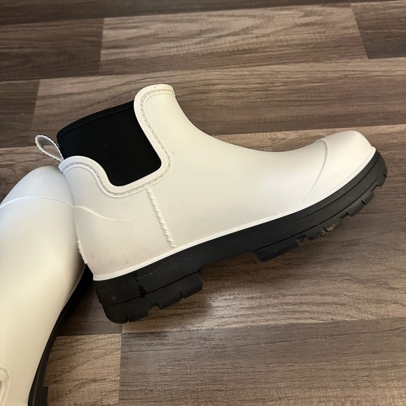 Shoes - Ugg Winter/Rain Boots